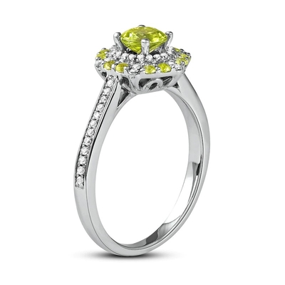 সবুজ পেরিডট এবং ডায়মন্ড রিং 1/6 ct tw 10K হোয়াইট গোল্ড সিলভারে
