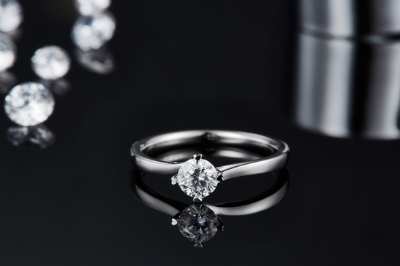 9K সোনার গয়না মিনিমালিস্ট ডিজাইনের Moissanite 925 সিলভার রিং