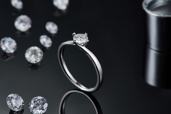 9K সোনার গয়না মিনিমালিস্ট ডিজাইনের Moissanite 925 সিলভার রিং
