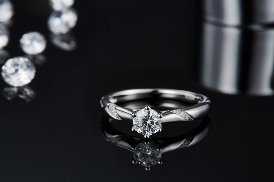 পাইকারি Moissanite গয়না 925 স্টার্লিং সিলভার কাস্টম Moissanite রিং এনগেজমেন্ট