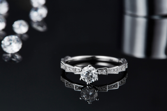 সাদা Moissanite অনন্য Sytle এবং নীলকান্তমণি Platineve হীরা গয়না মহিলাদের রিং
