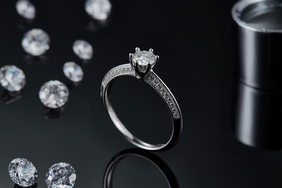 সাদা Moissanite এবং নীলকান্তমণি Platineve হীরা গয়না বাগদান মহিলাদের রিং