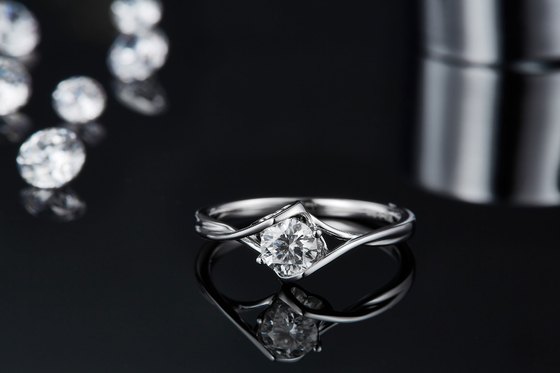 নারী 3 ক্যারেট প্রাকৃতিক Moissanite রিং রত্ন পাথর বিবাহের প্রতিশ্রুতি বাগদান