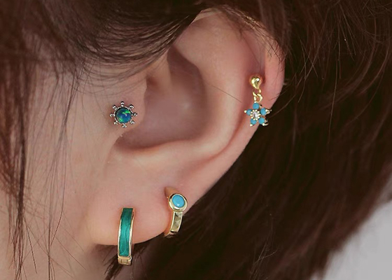 0.126ct 14k গোল্ড ডায়মন্ড কার্টিলেজ কানের দুল, 14pcs পিয়ার্সিং হেলিক্স কানের দুল OEM