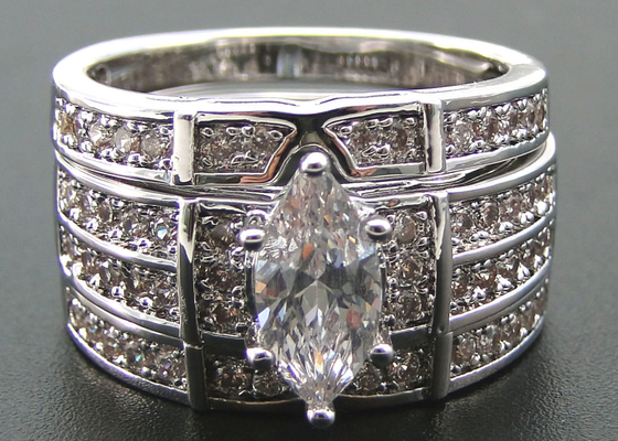 10K 14K সোনার এনগেজমেন্ট ওয়েডিং রিং, 0.68ct 56pcs প্রাকৃতিক ডায়মন্ড রিং ODM