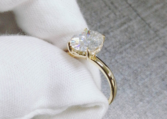 1.5ct ওভাল কাট ল্যাব গ্রোন মইসানাইট রিং 14K সোনার উপাদান 0.7×0.9cm আকার