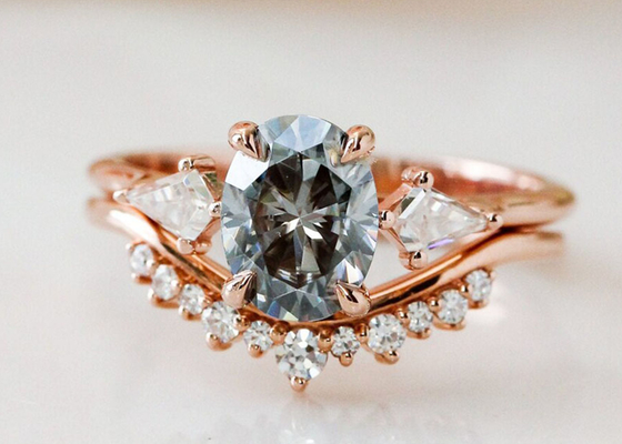 এনগেজমেন্ট ODM এর জন্য 1ct Lab Grown Moissanite Ring 9K ধূসর রঙ