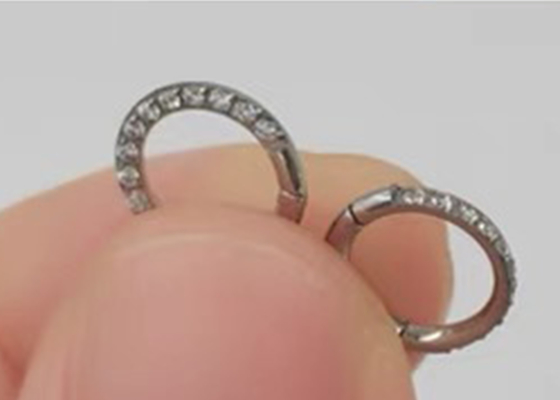 16G পেভ ডায়মন্ড সহ Hinged সেগমেন্ট 14K গোল্ড ক্লিকার হুপ আকৃতি