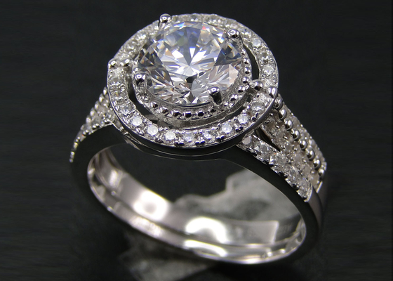 1.25 Ct রাউন্ড হ্যালো ওয়েডিং রিং এনগেজমেন্ট প্রং সেটিং টাইপের জন্য OEM সেট করে