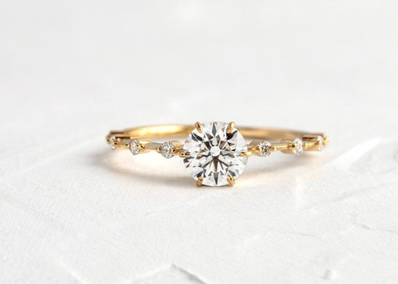 1.0ct Moissanite ডায়মন্ড রিং, রাউন্ড কাট এনগেজমেন্ট রিং 6.5MM ODM