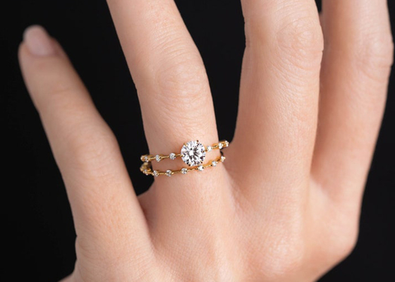 1.0ct Moissanite ডায়মন্ড রিং, রাউন্ড কাট এনগেজমেন্ট রিং 6.5MM ODM