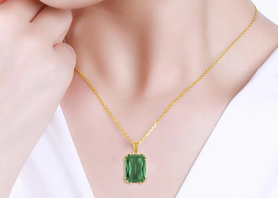 ভিনটেজ 14K সোনার নেকলেস 2.67ct 8×10mm প্রাকৃতিক পান্না দুল সহ