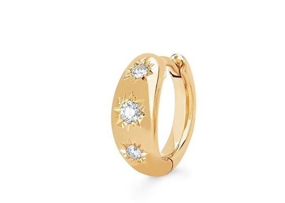 0.16ct রাউন্ড কাট ডায়মন্ড সহ 12 মিমি সাইজের গোল্ড হুগি হুপ কানের দুল